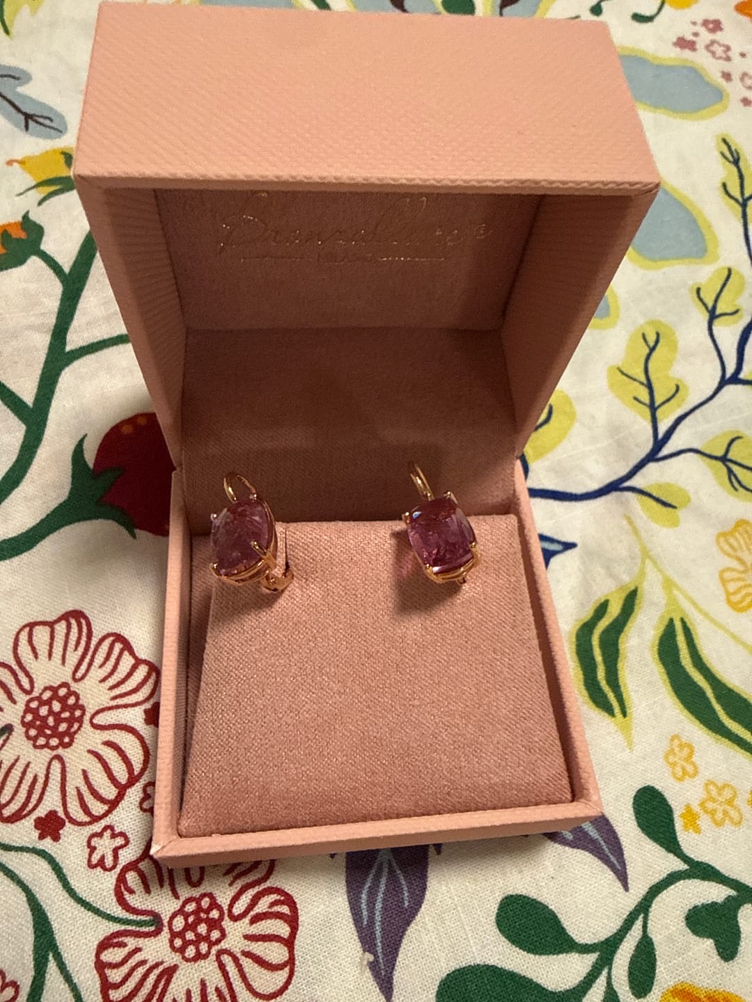 Customer photo review of Orecchini Essentiel con Prisma Gem Taglio Mosaico