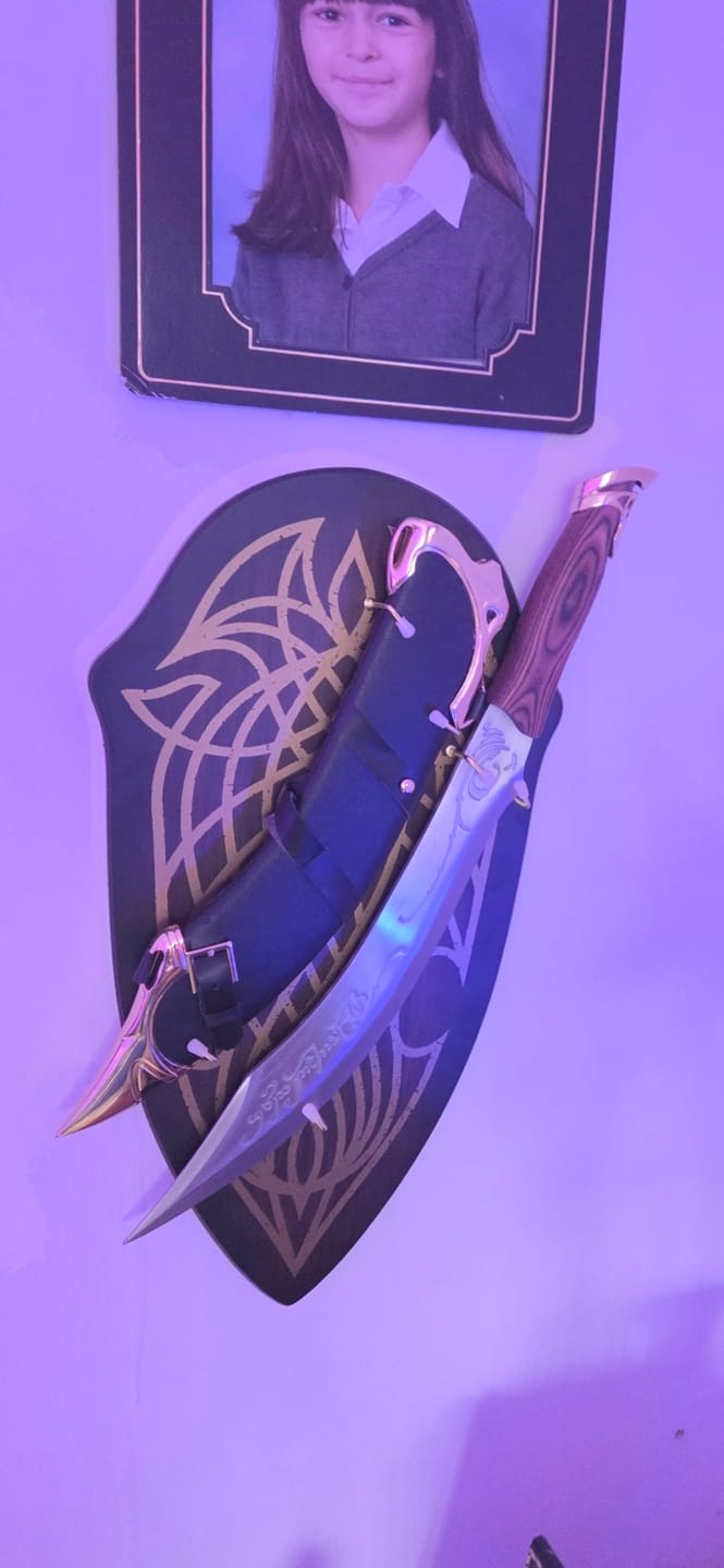 Customer photo review of The Lord Of The Rings - NEW AND IMPROVED Aragorn's Angrist Elven Knife