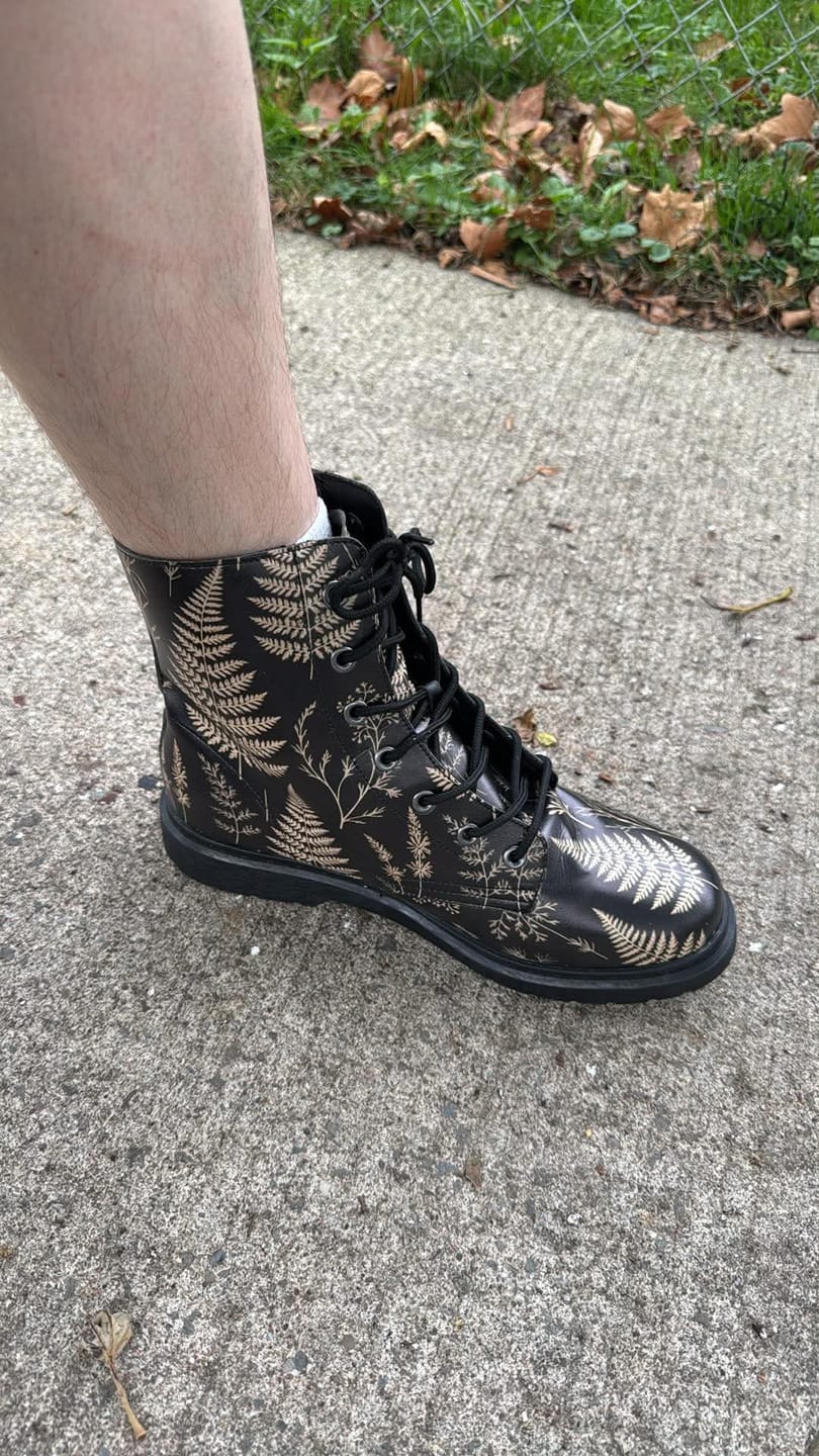 Customer photo review of Fernarium Boots