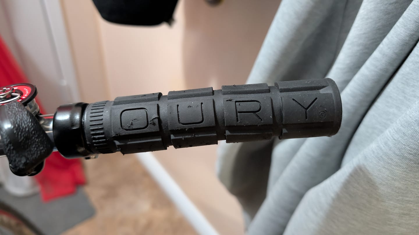 Customer photo review of Oury Single Compound V2 Grips