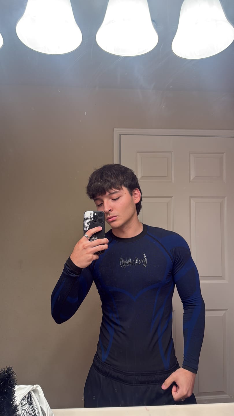 Customer photo review of Void Tech™ Arachnid Venom Texture shortsleeve Compression [DIVINE WHITE]