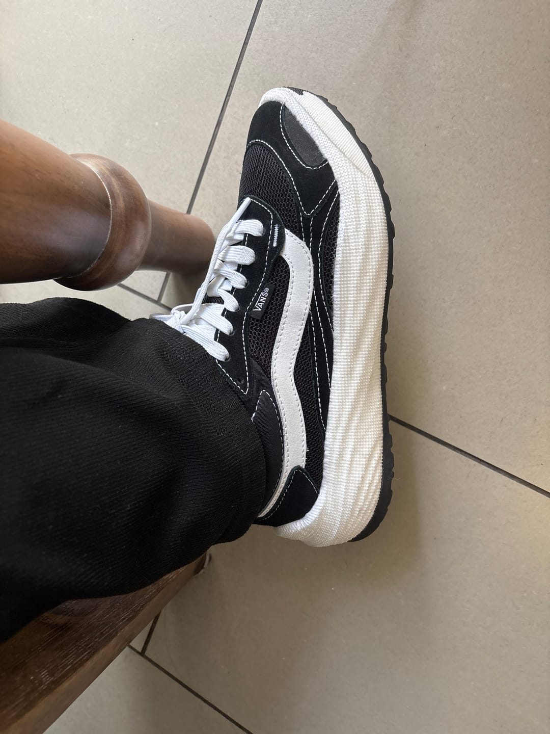 Customer photo review of Zapatilla Vans Ultrarange Neo 2.0 Unisex Negro