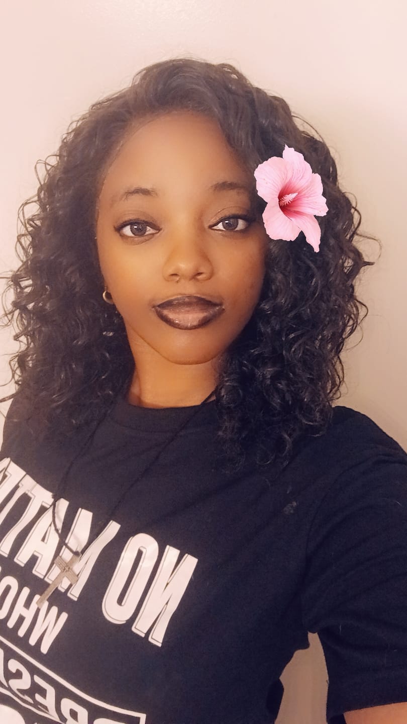 Customer photo review of Vanessa View Glueless 13x5 HD Lace Front Wig -  VIEW 135 COSOLA