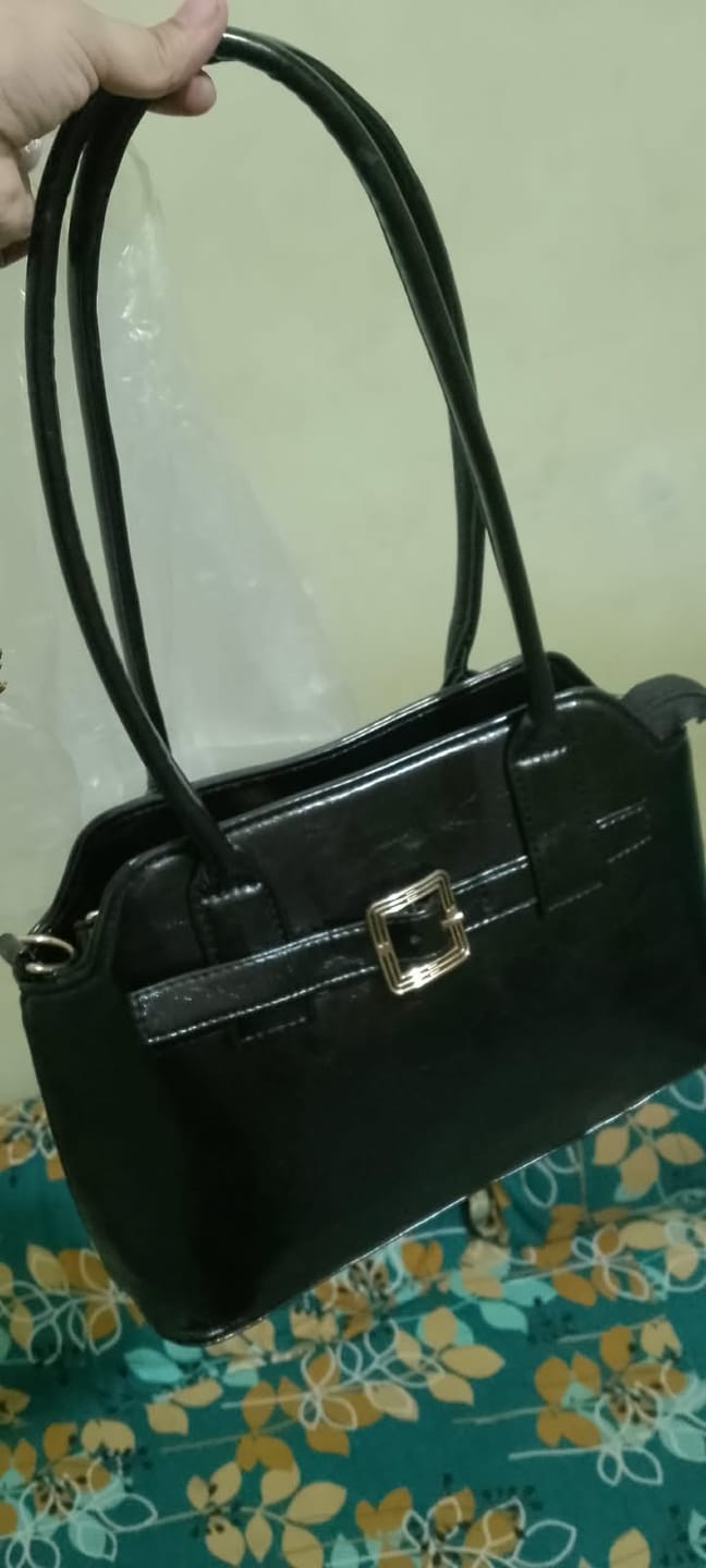 Customer photo review of Vellora - Black