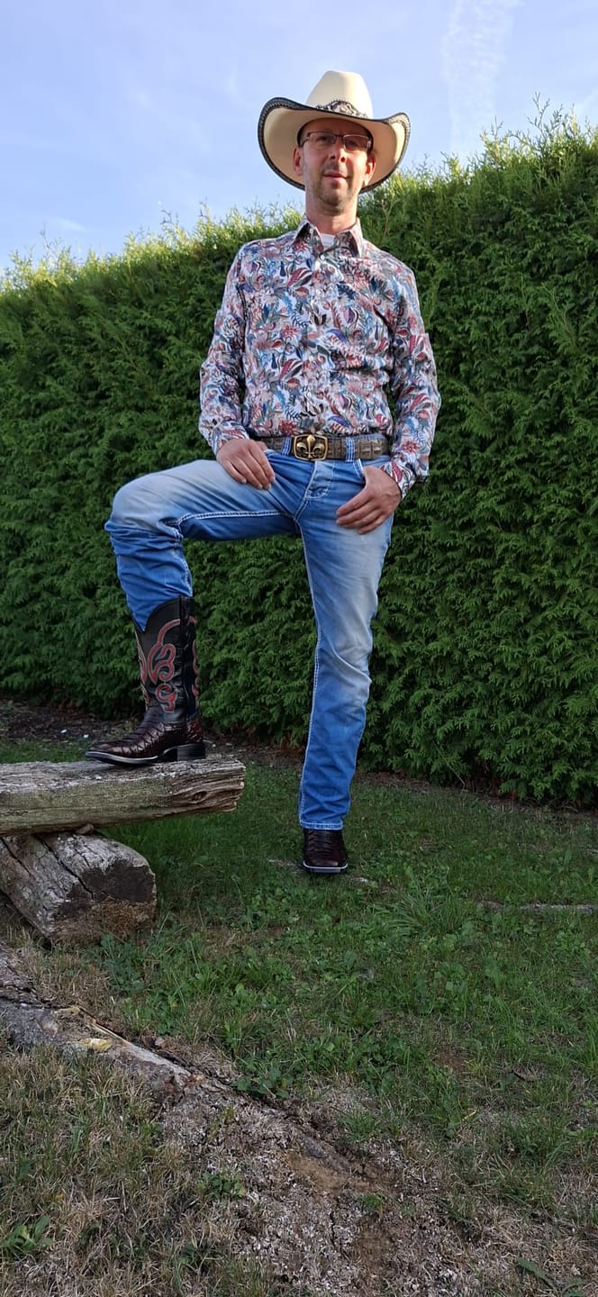 Customer photo review of Black Cherry Python Leather Boots - Square Toe