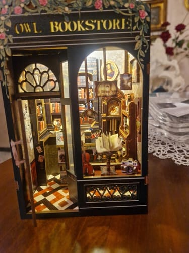Customer photo review of Book Nook - Librairie des Hiboux