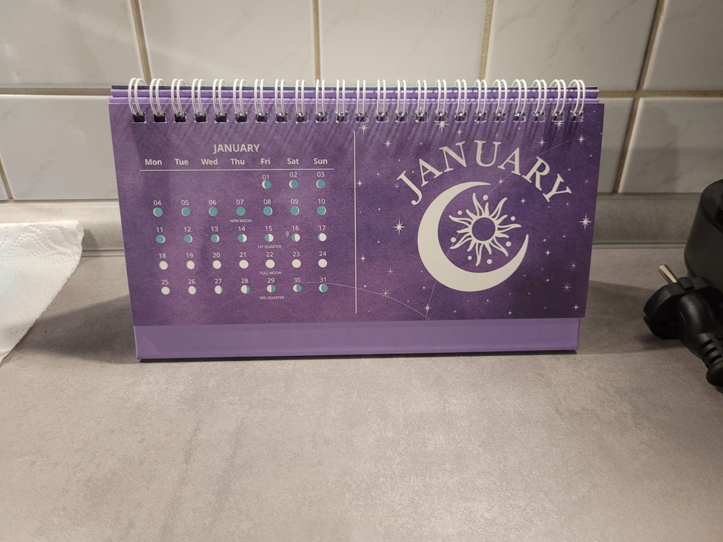 Customer photo review of Mondphasen Tischkalender 2027
