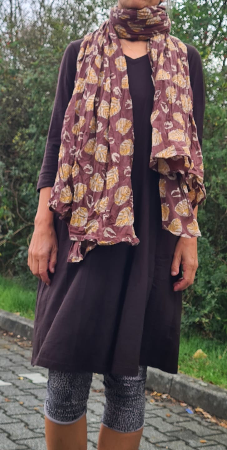 Customer photo review of NEW! Amber Cotton Muslin SCARF Russet