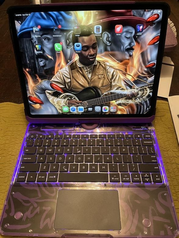 Customer photo review of Y2K Style Rotating iPad Keyboard Case