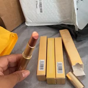 Customer photo review of Ombretti Stick Long Lasting Waterproof con Effetto Perlato