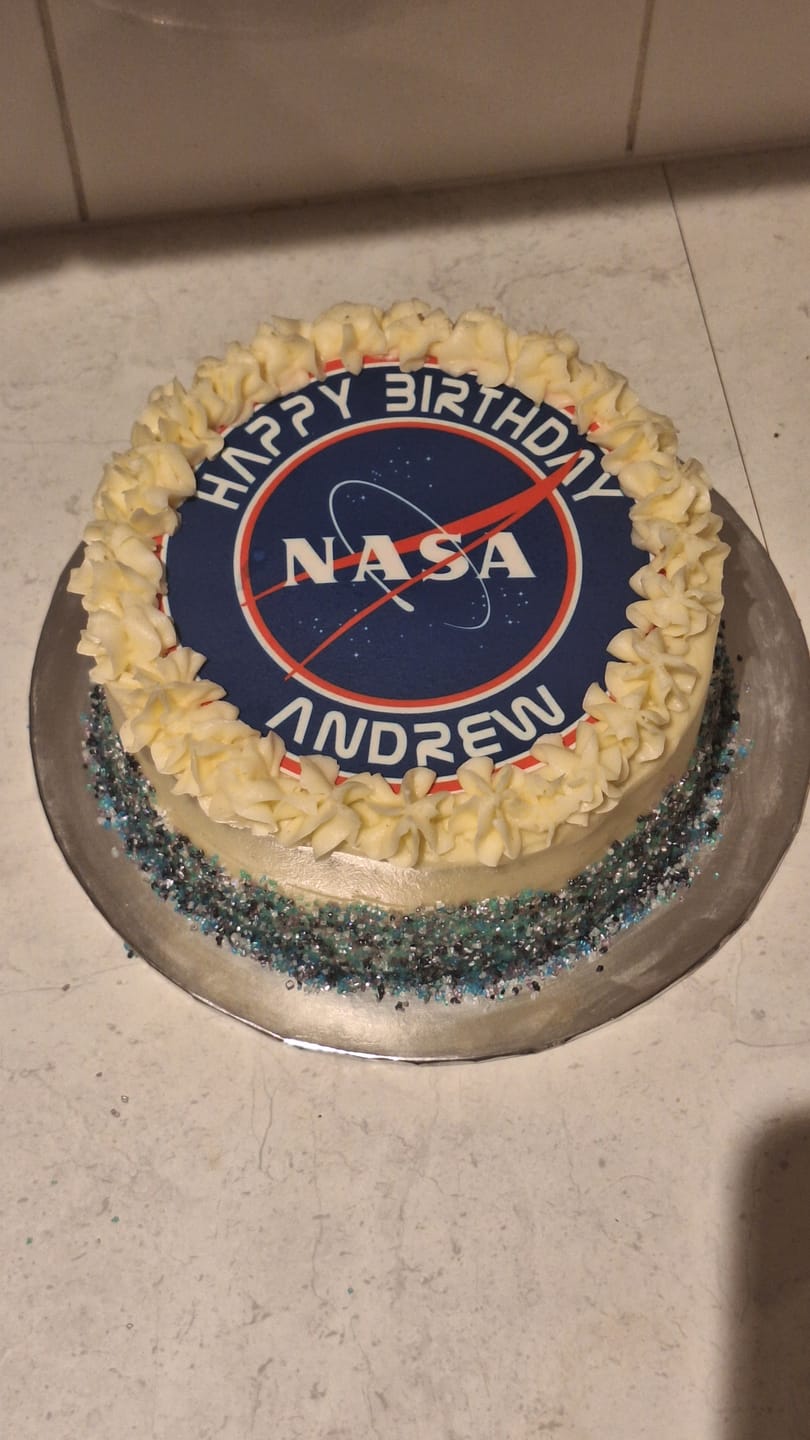 Customer photo review of 15 cm Round Custom Edible Icing Image