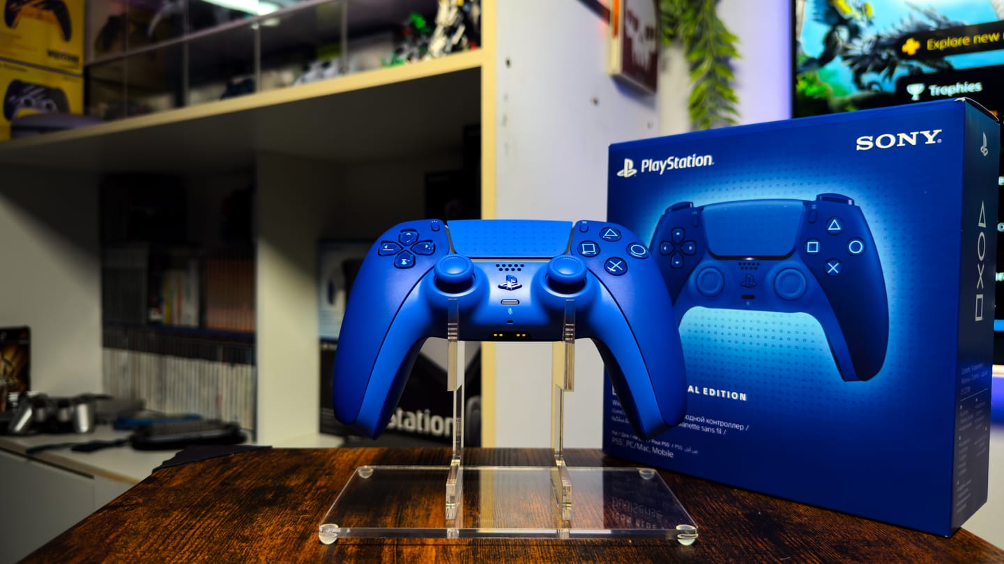 Customer photo review of PlayStation 5 (PS5) DualSense Wireless Controller - Icon Blue Special Edition