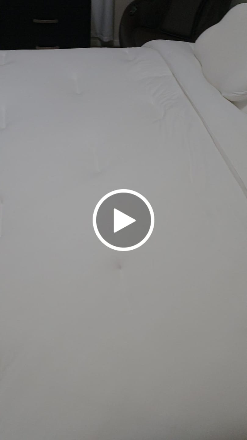 Customer video review of MarshMellow Comforter