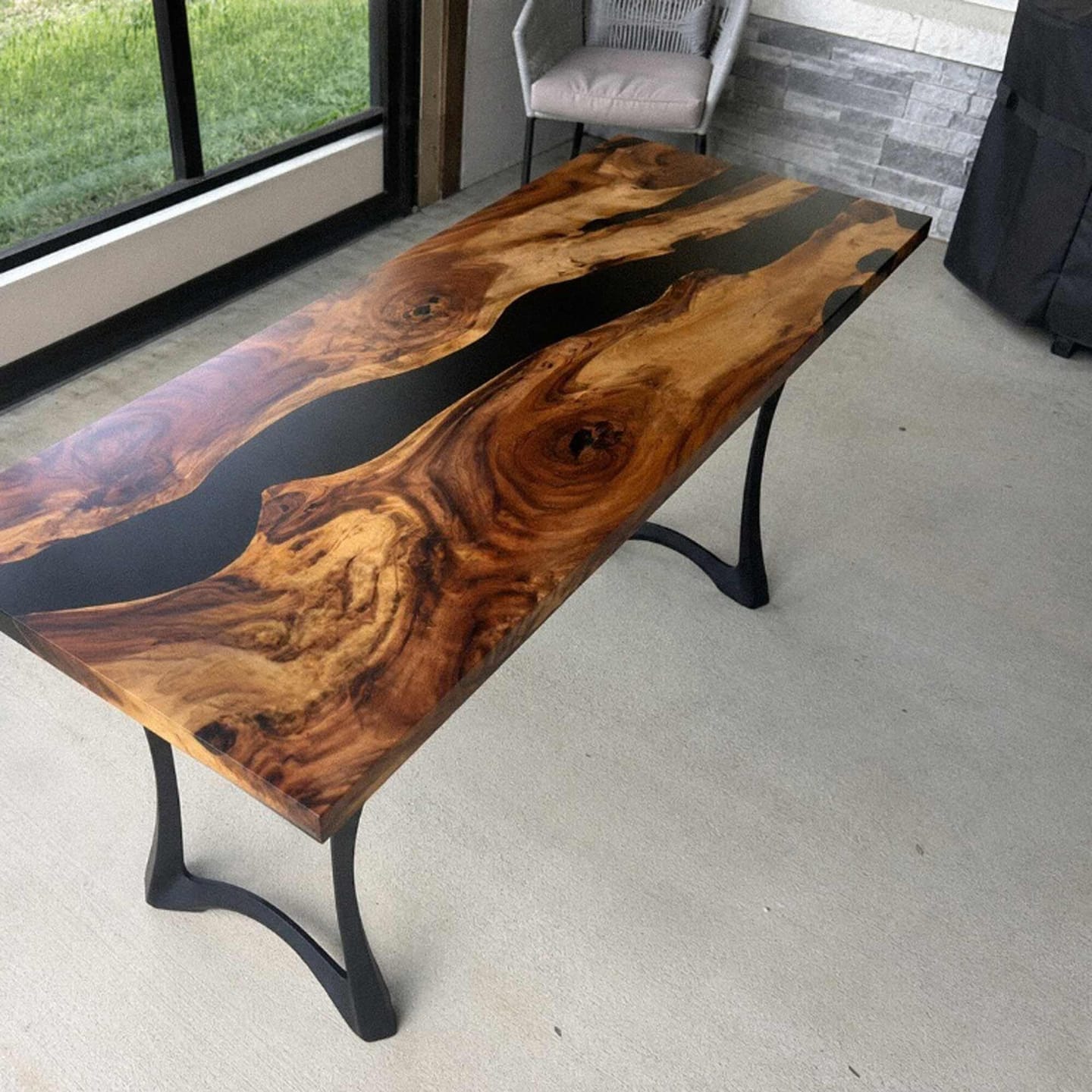 Customer photo review of Dining Table for Unique Natural Wood Top Design - 403 Tangen