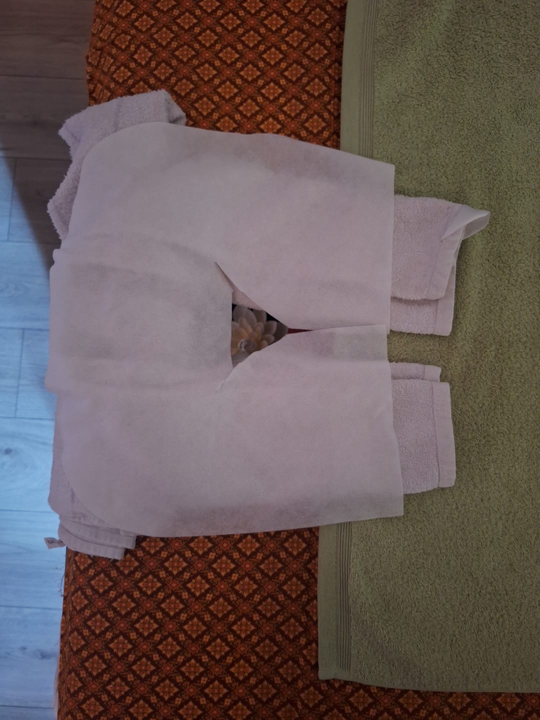 Customer photo review of Einwegauflagen/ Nasenschlitztücher für die Massageliege