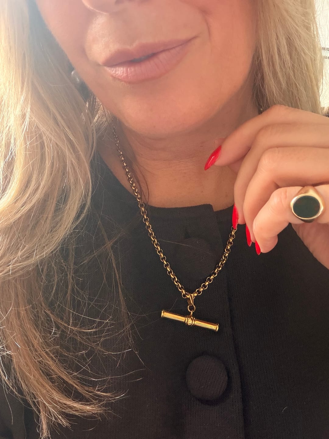 Customer photo review of XL T-Bar Necklace