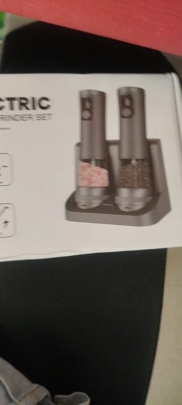 Customer photo review of Cozymere Electric Salt & Pepper Grinder Set