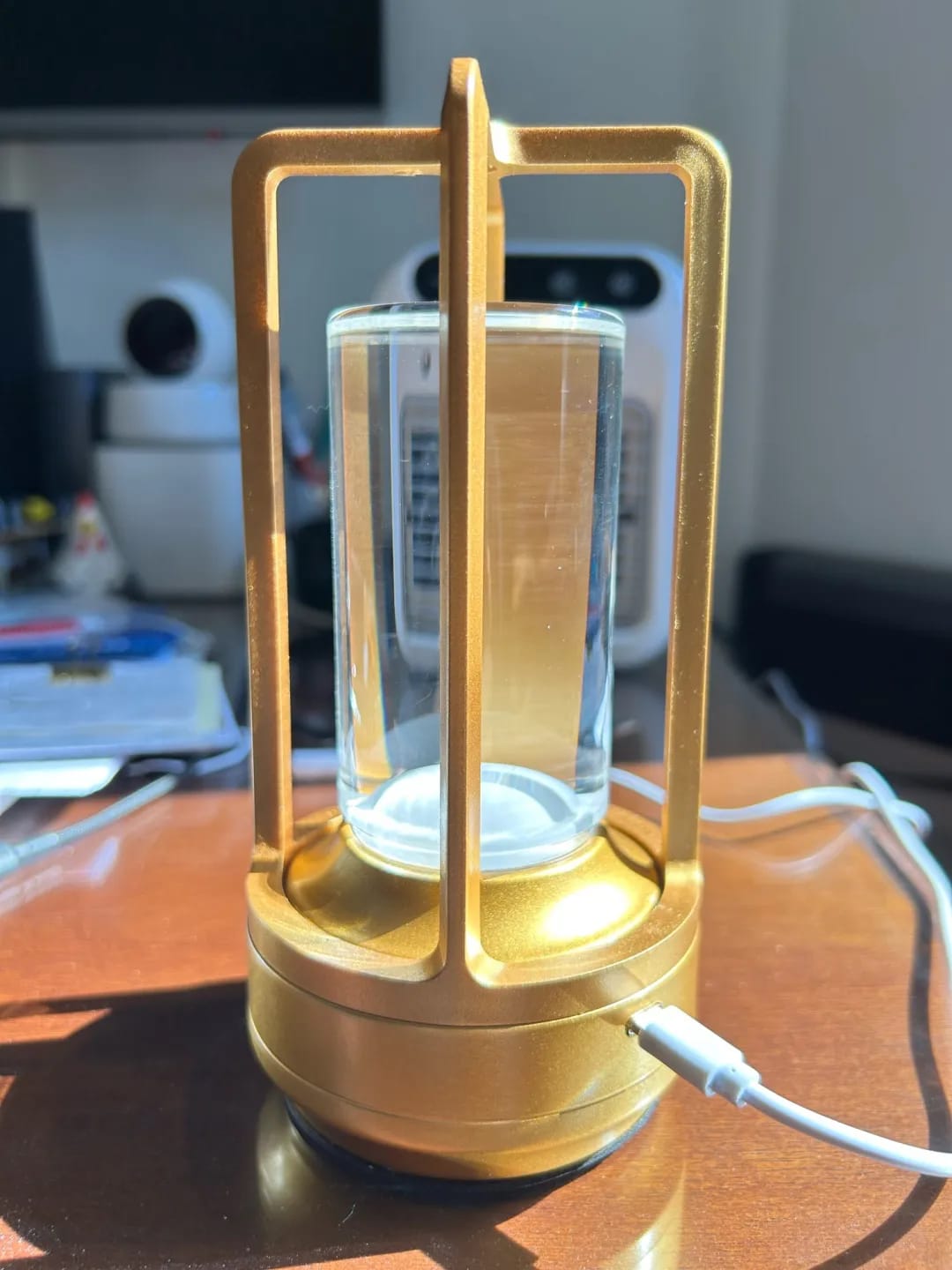 Customer photo review of Rechargeable Table Lamp, Open Aluminium Frame, Light Tube, 18 cm