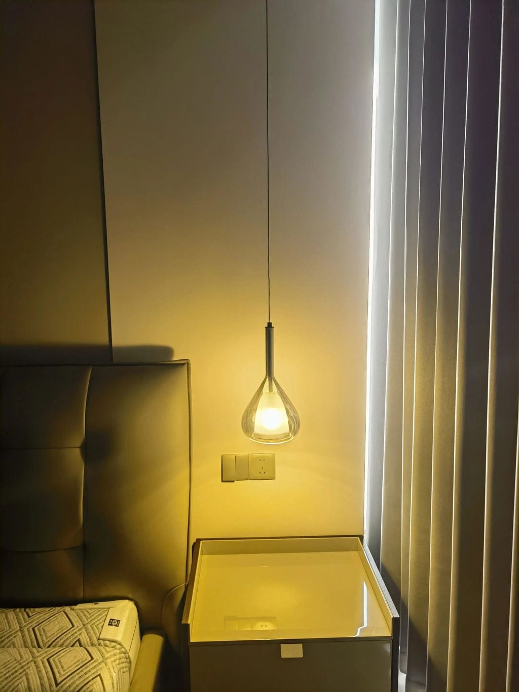 Customer photo review of Glass Pendant Light, Polished Gold Frame, 20 cm Shade