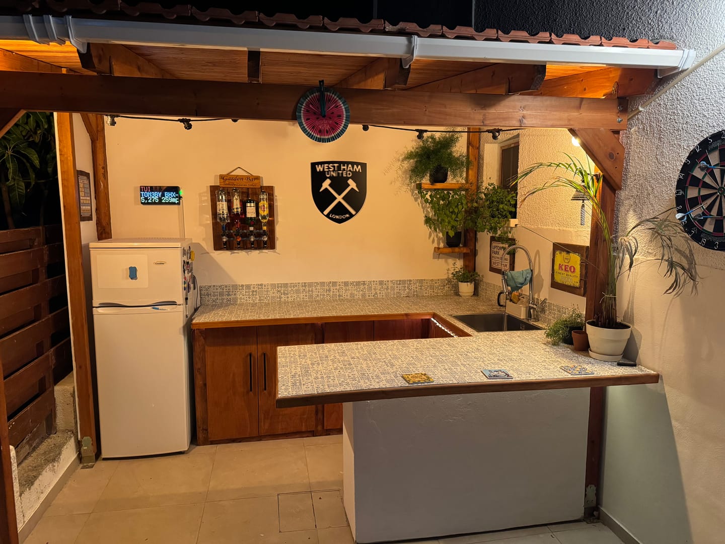 Customer photo review of West Ham F.C. Crest Metal Wall Art