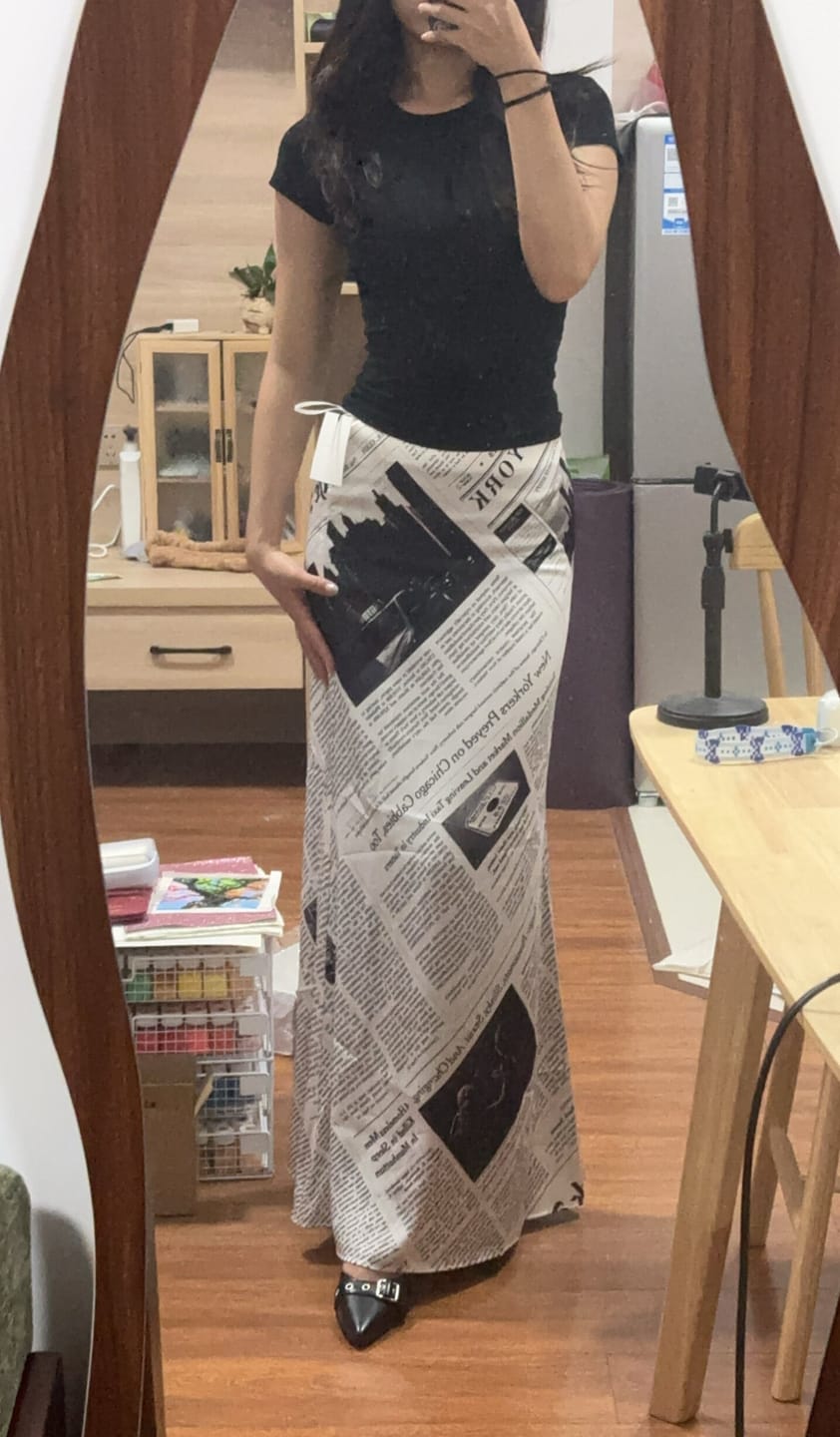 Customer photo review of 0122stepll Newspaper Print Low-Rise Maxi Skirt