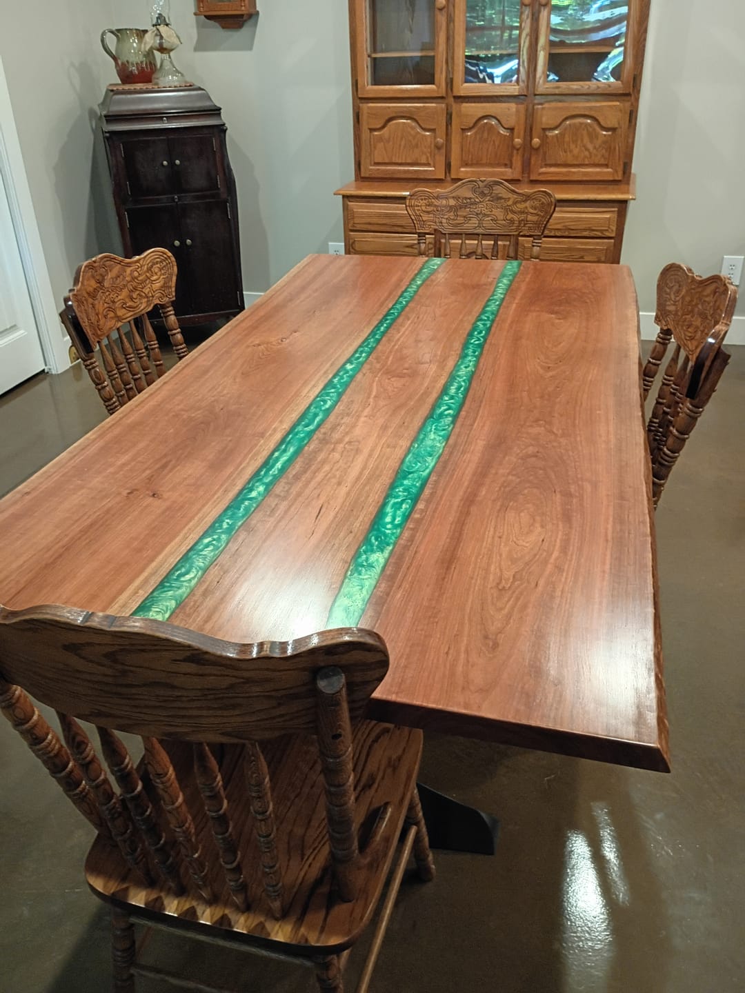 Customer photo review of 418 Curva 28" H Dining Table Curved Legs for Live Edge Wooden Slap