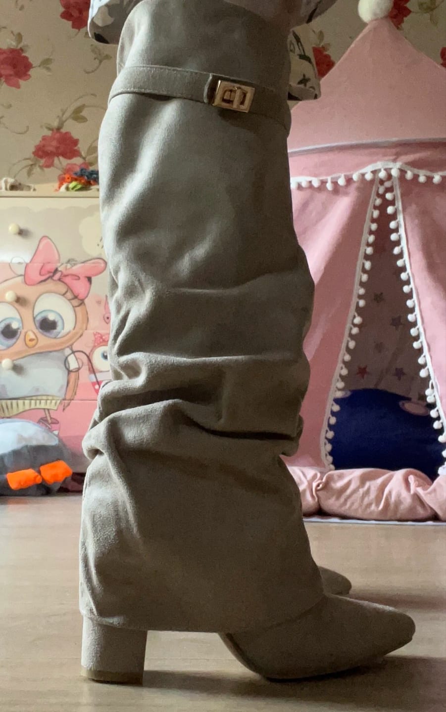 Customer photo review of Lisa Pointed Toe Block Heel Boots
