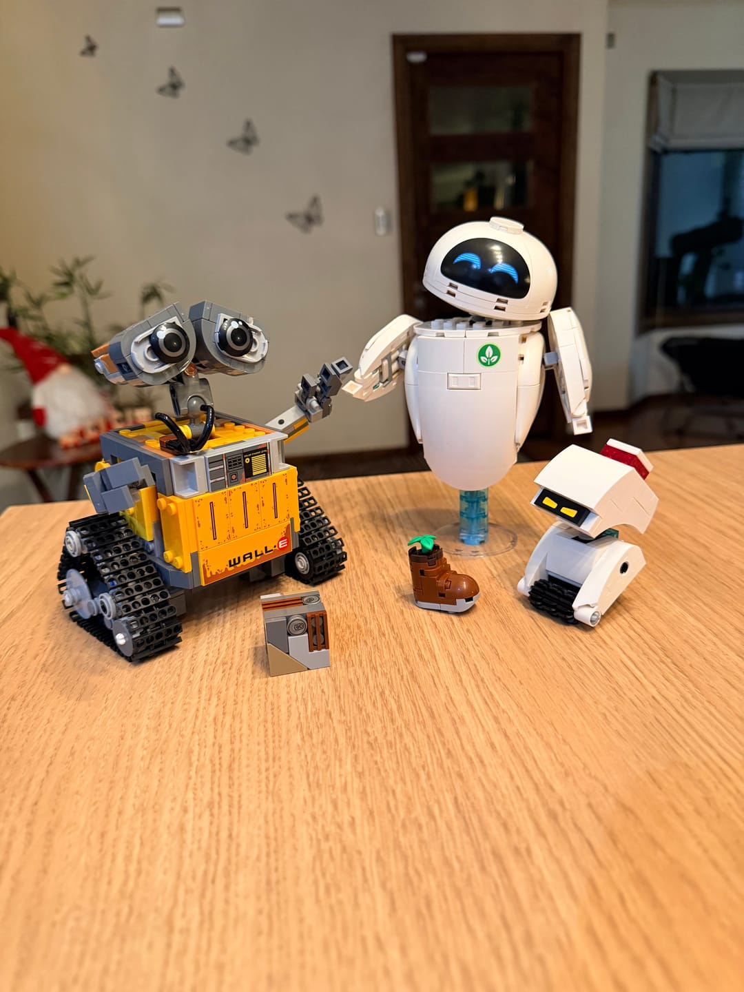 Customer photo review of WALL-E y EVE