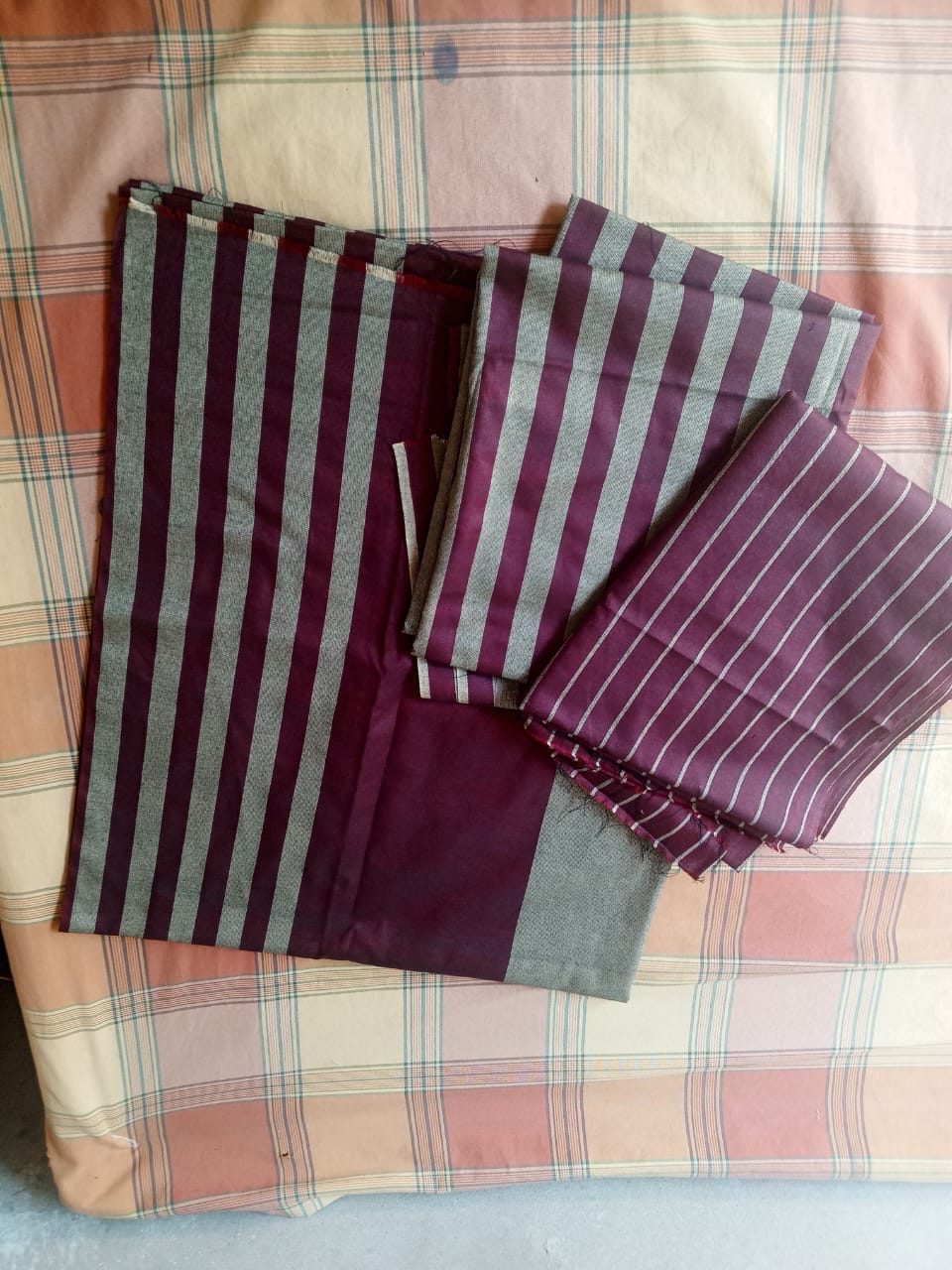 Customer photo review of 3pc Multani Susi Suit (Mehroon)