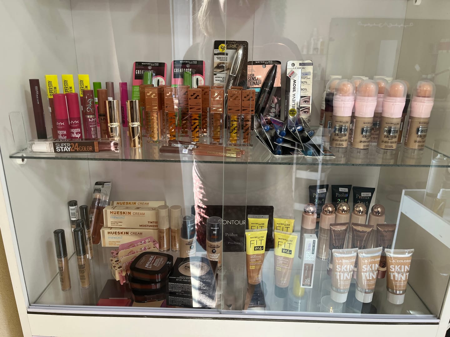 Customer photo review of Polvos, Bases y Correctores Surtidos - Venta al por Mayor 49 Unidades (ASPFC)