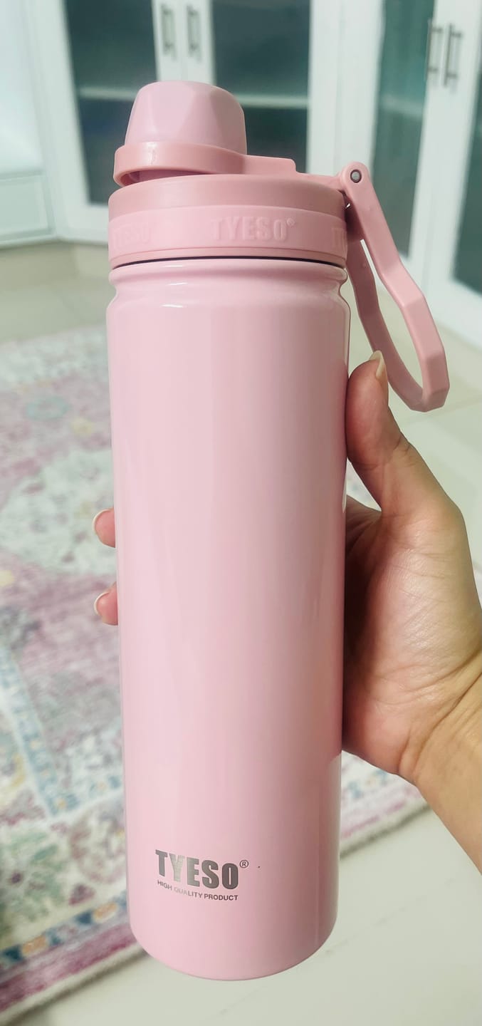 Customer photo review of Tyeso Vibrant Vacuum Insulated Sports Bottle 750ml Pink