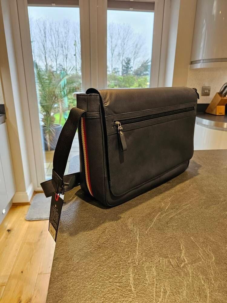 Customer photo review of Men's Leather Laptop Messenger Bag with Texan Stripe