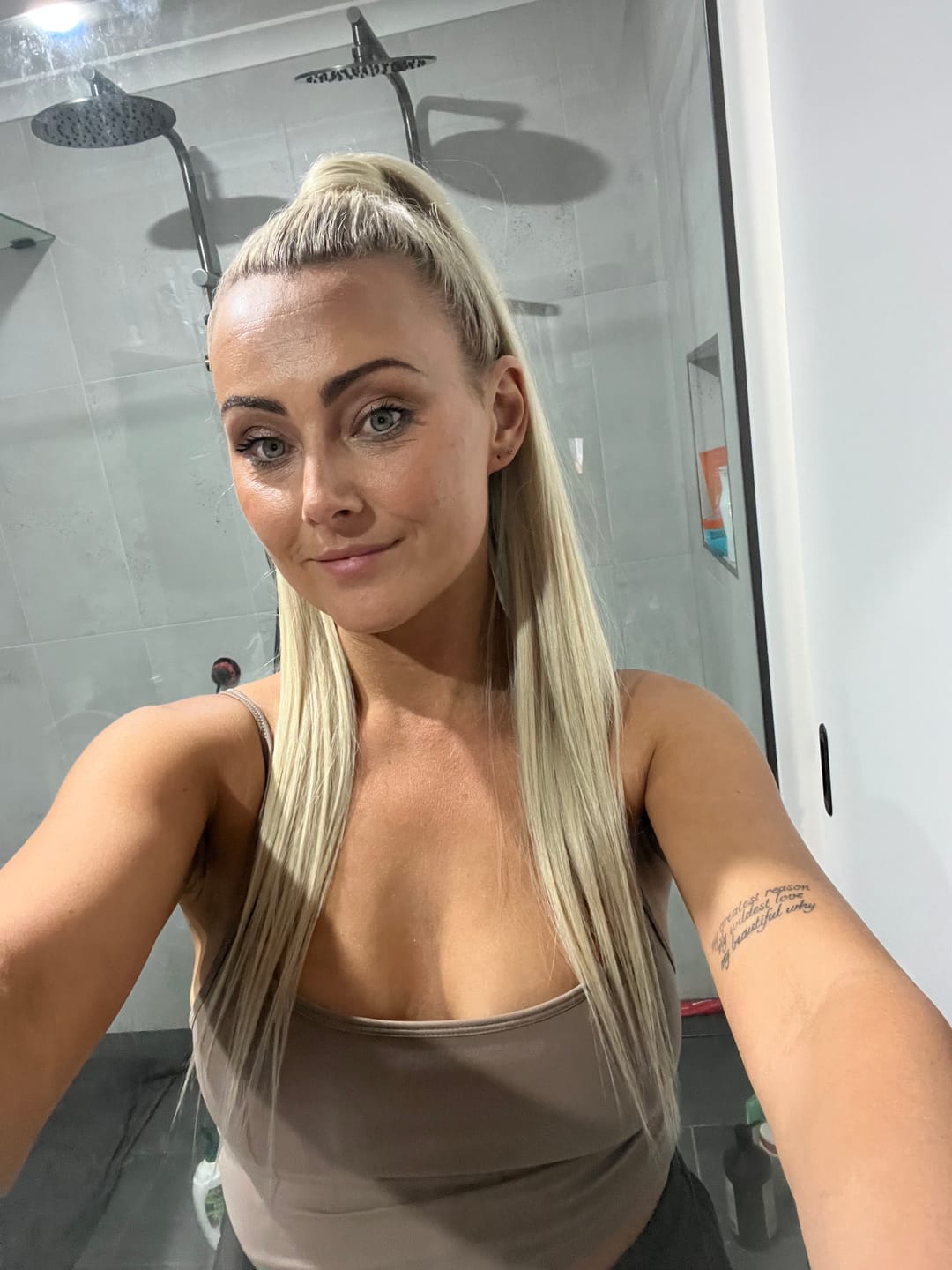 Customer photo review of Sleek Pony 26"
