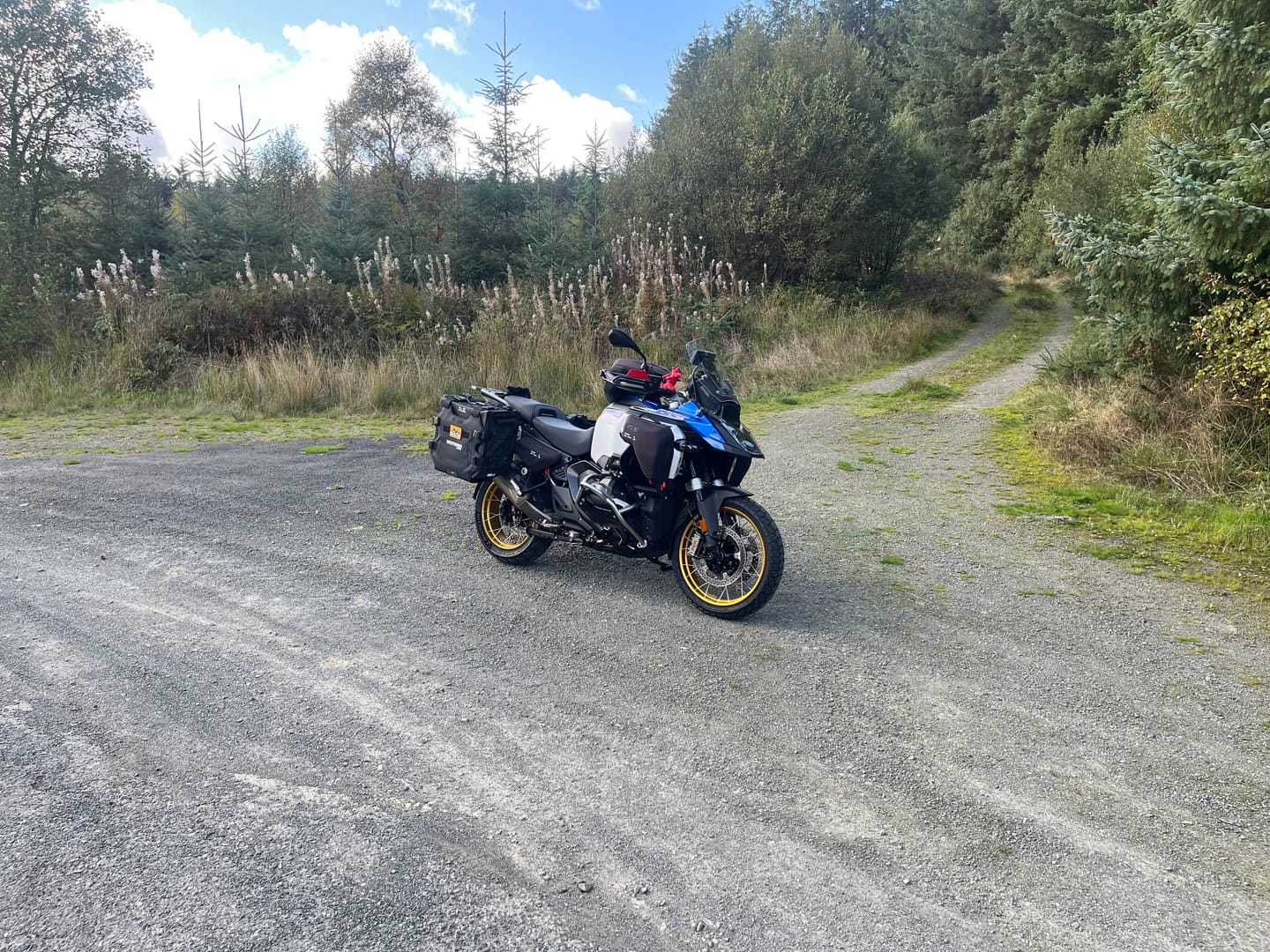 Customer photo review of Heavy Cavalry Panniers Set for BMW R 1300 GS ADV