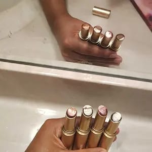 Customer photo review of Ombretti Stick Long Lasting Waterproof con Effetto Perlato
