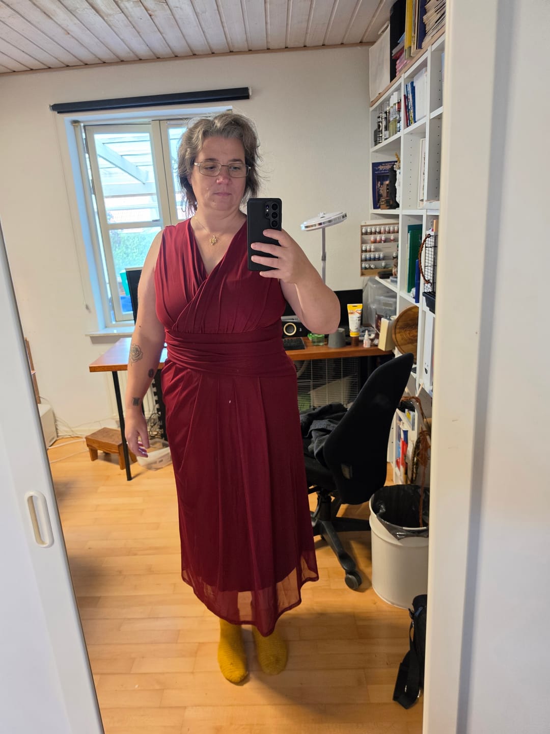 Customer photo review of Evening Dress with Mesh Stretch Fit and Pleats