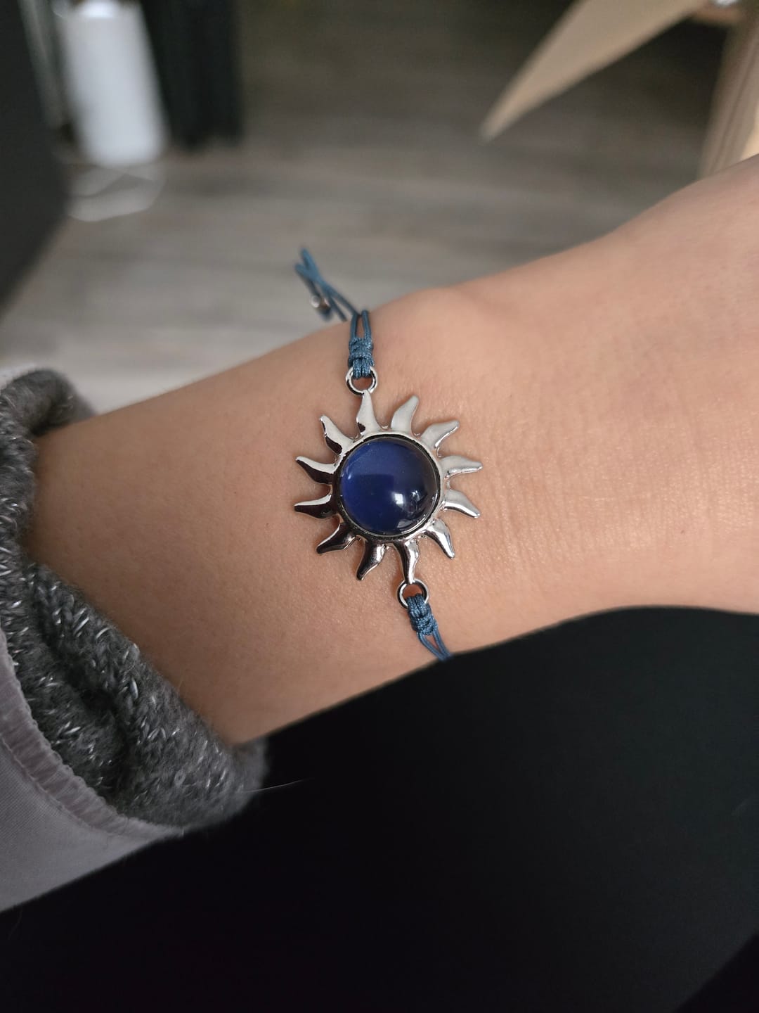 Customer photo review of Aura Energy Farbwechsel Armband – verstellbar mit Sonnenanhänger