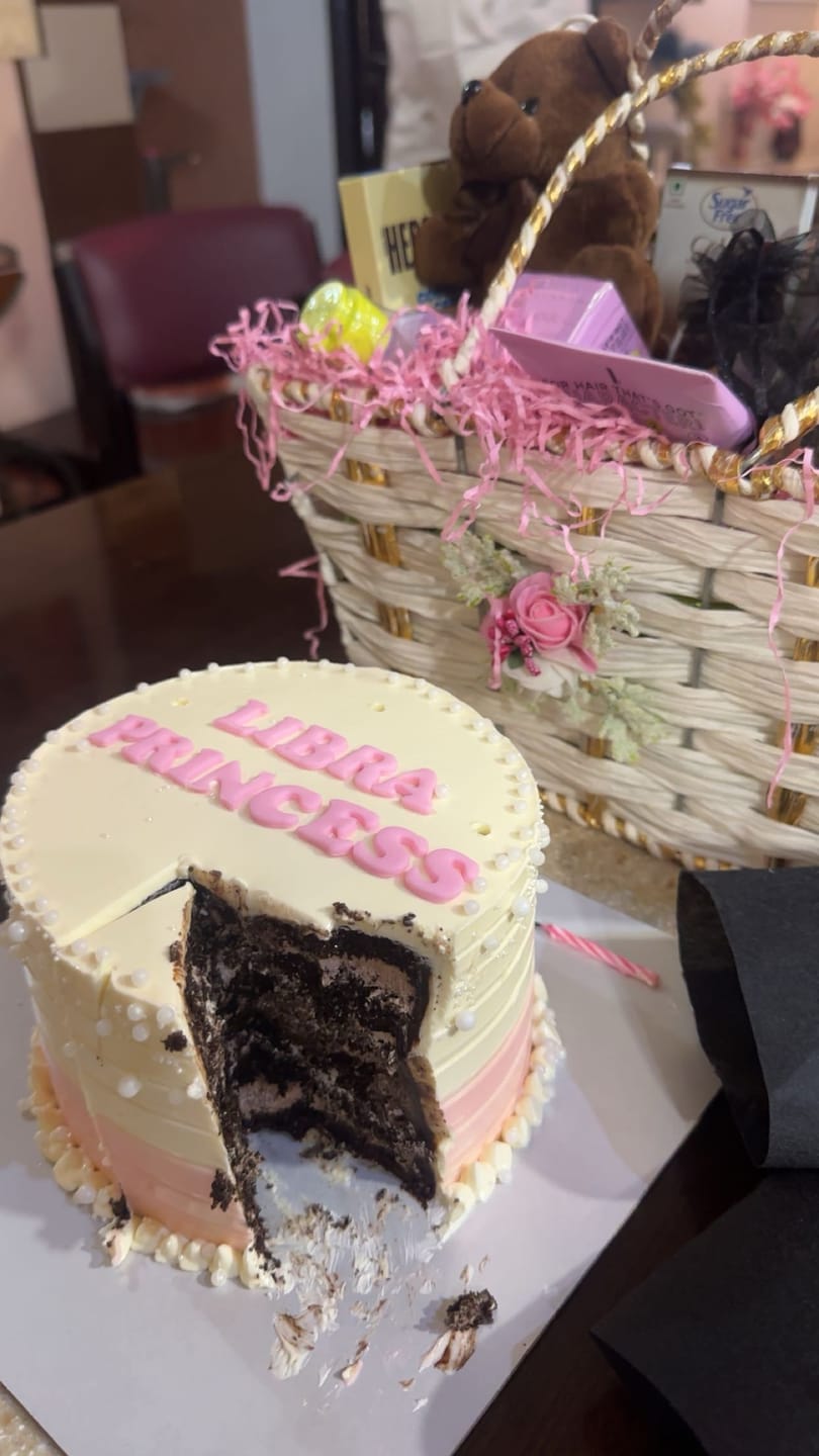 Customer photo review of White Ombre Pearl Cake