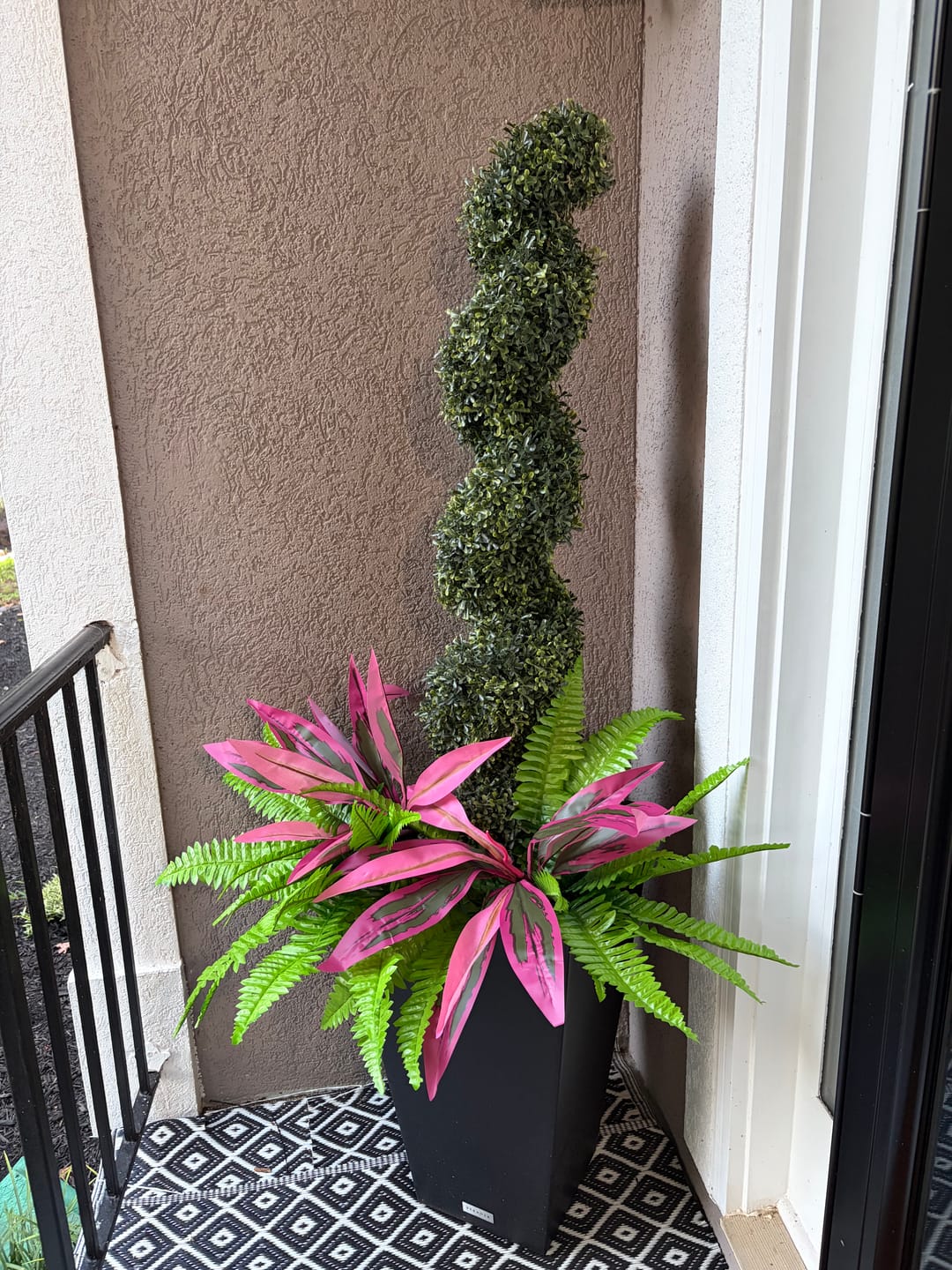 Customer photo review of 💥Summer Special🔥UV-Resistant Artificial Fern & Red Dracaena Decorative Plants – Full, Lush & Fade-Resistant!