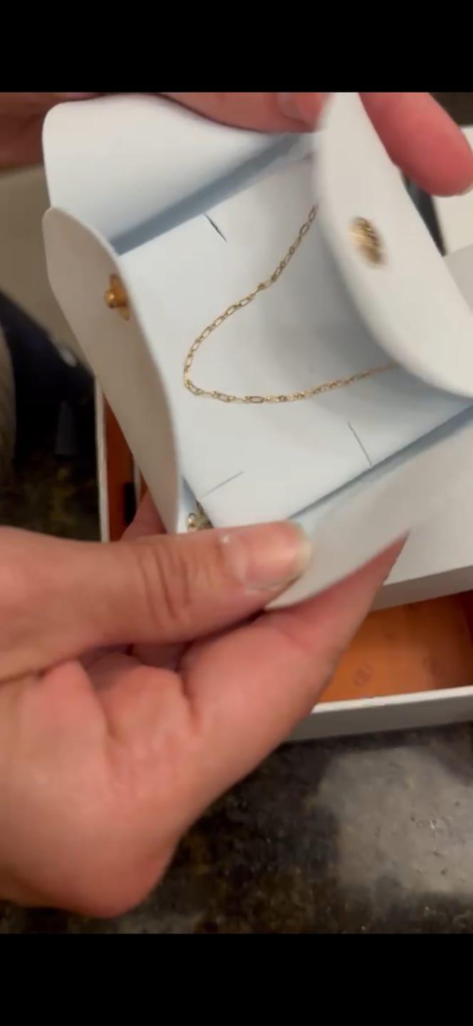 Customer photo review of Fine Paperclip Chain