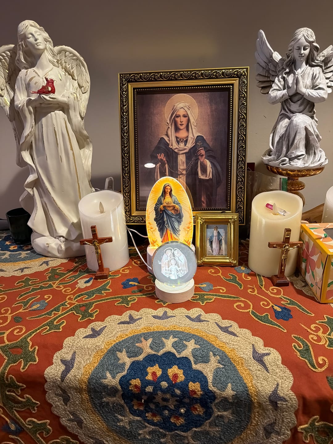 Customer photo review of Christianartworkshop Our Lady Illuminated Night Light: Divine Grace in Gentle Glow