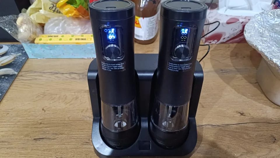 Customer photo review of Cozymere Electric Salt & Pepper Grinder Set