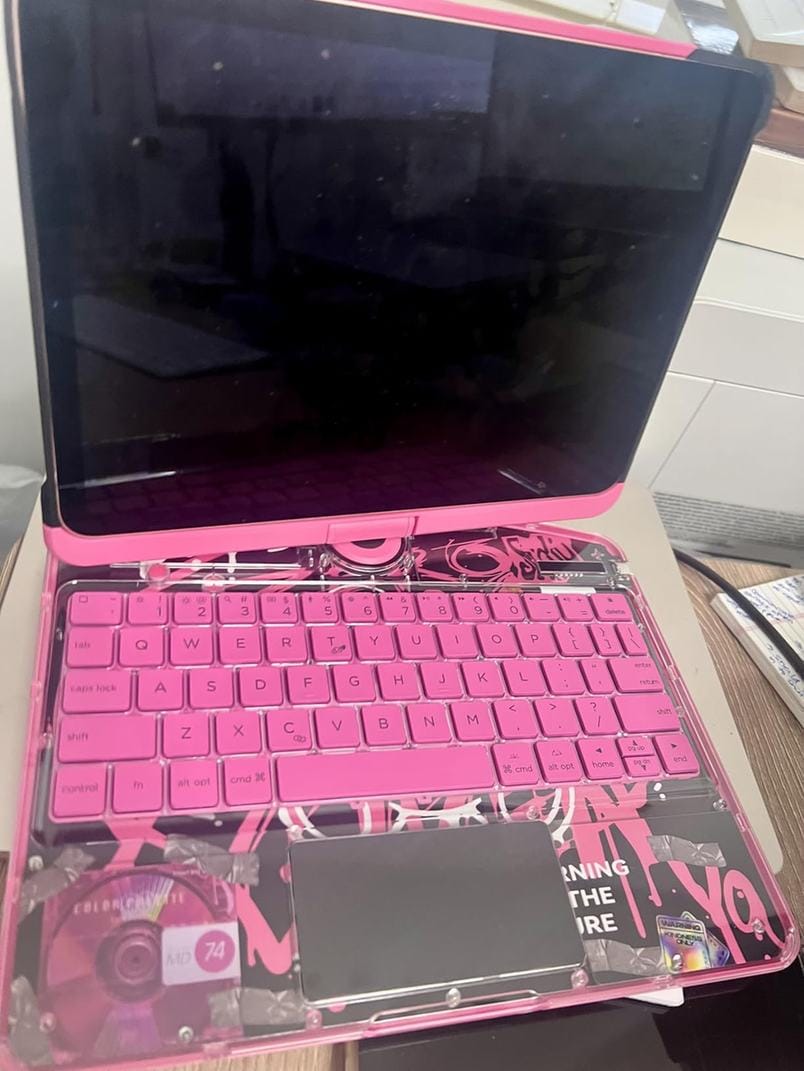 Customer photo review of Y2K Style Rotating iPad Keyboard Case