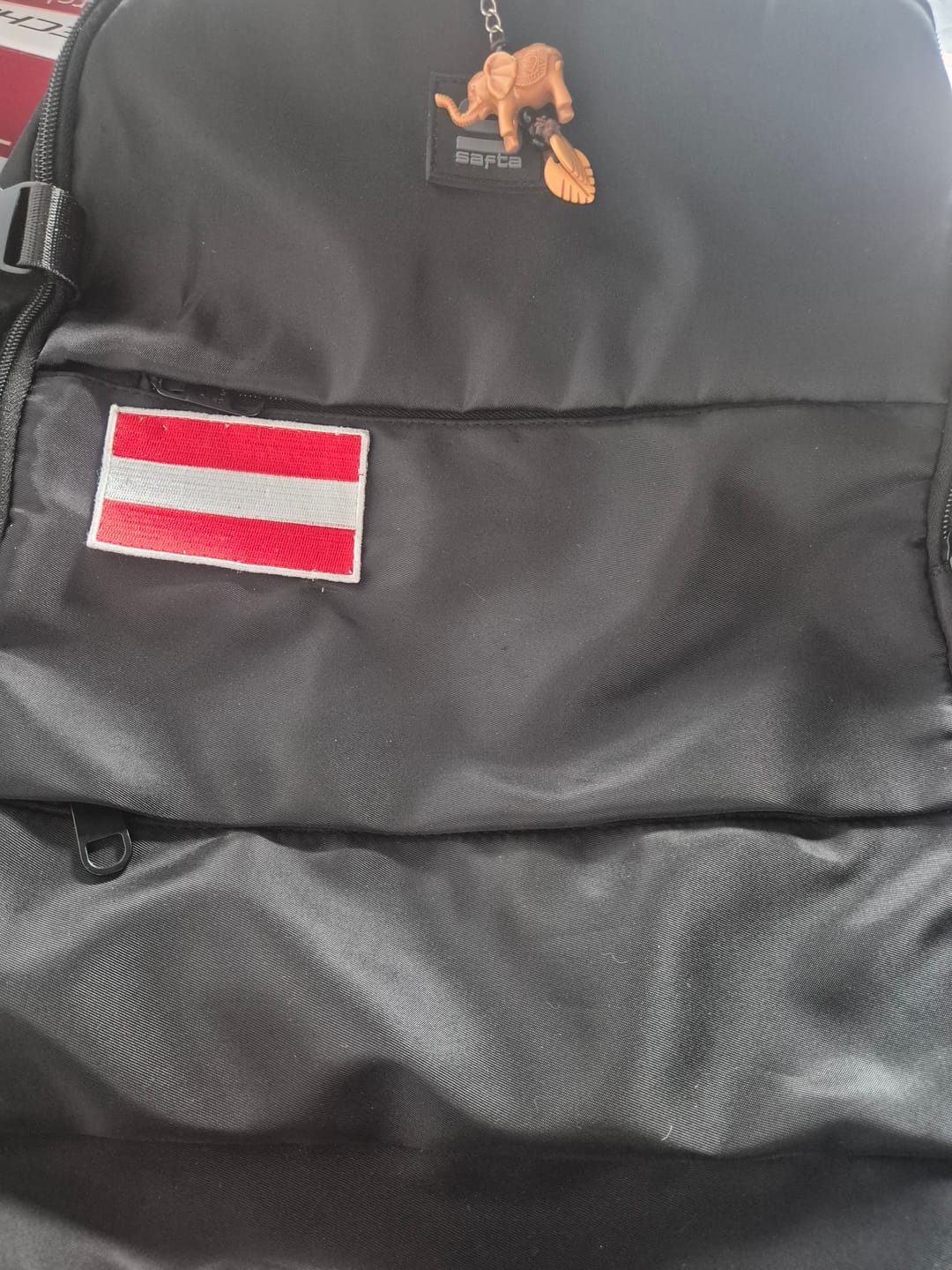Customer photo review of Parche Bandera Austria