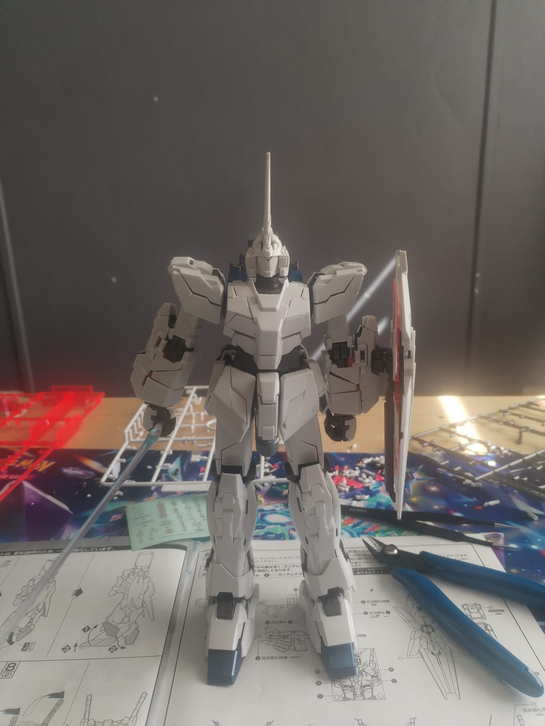 Customer photo review of MG 1/100 UNICORN GUNDAM SCREEN IMAGE - Model Kit Articulado - Bandai
