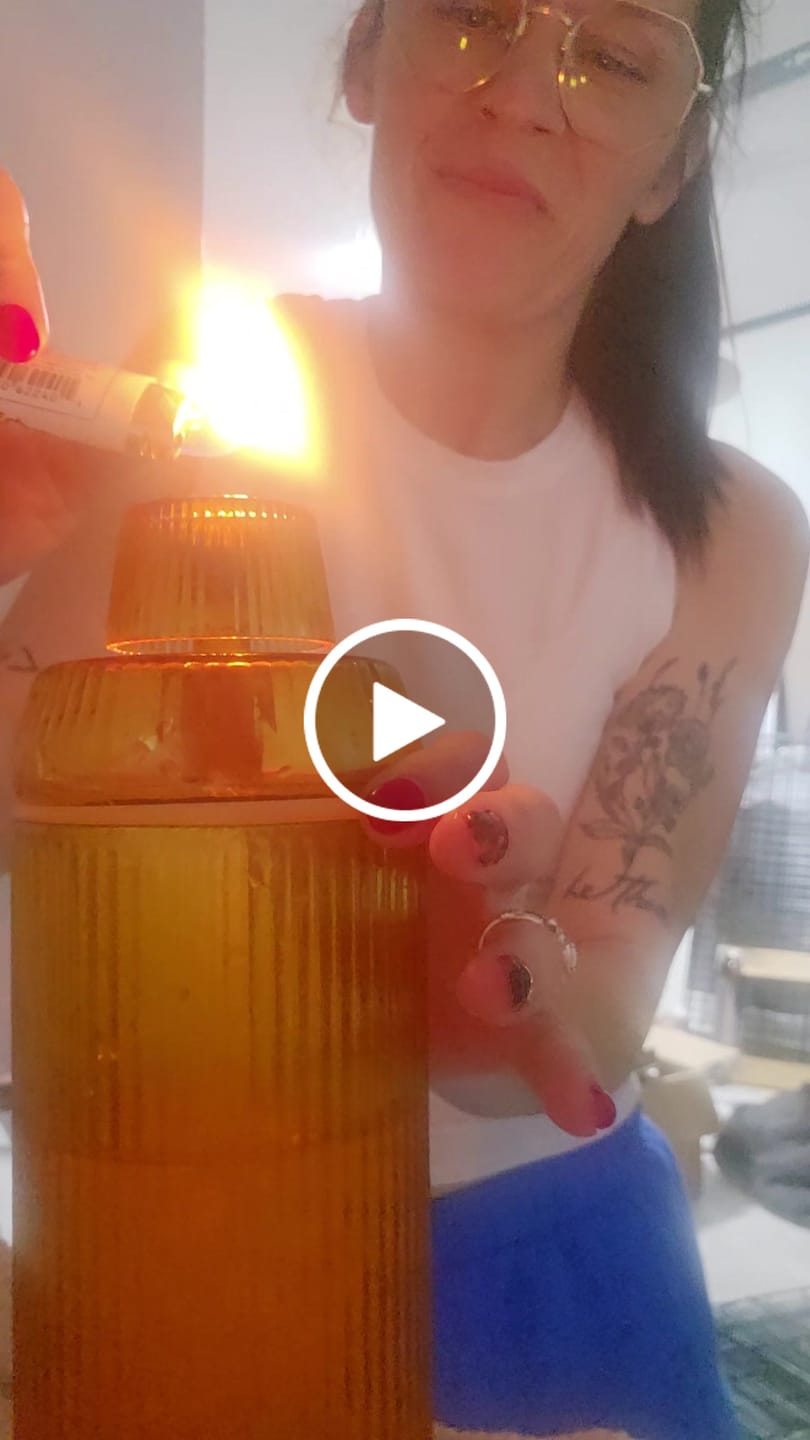 Customer video review of Deco Gravity Bong