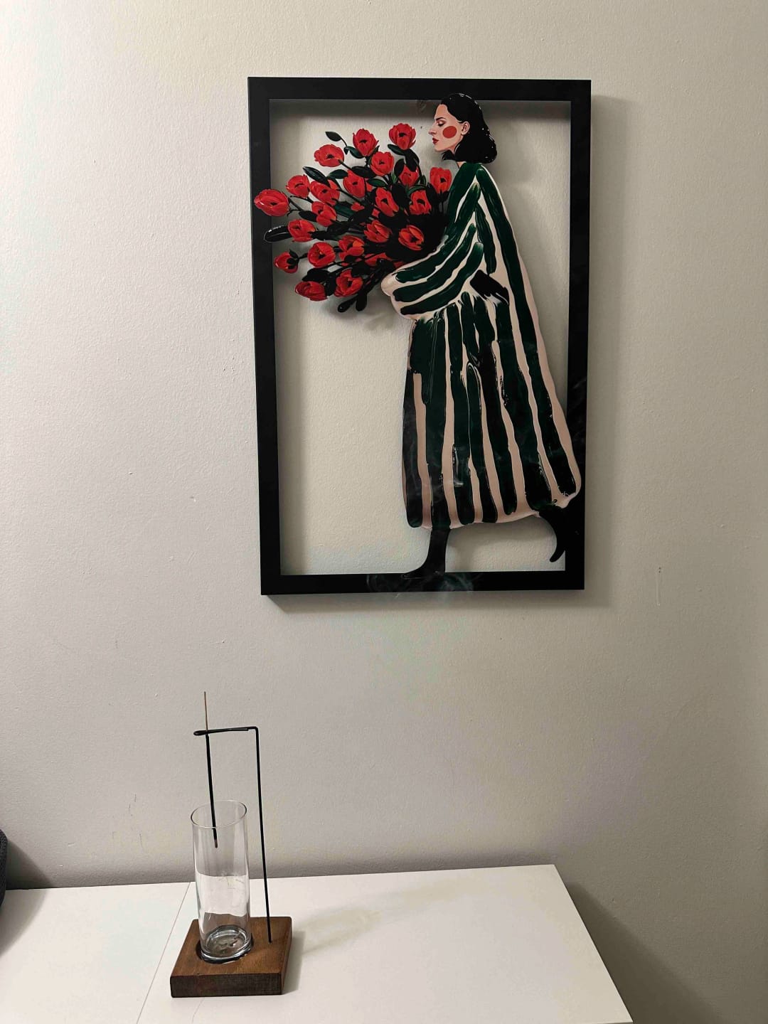 Customer photo review of Rose Lady Metal Tablo