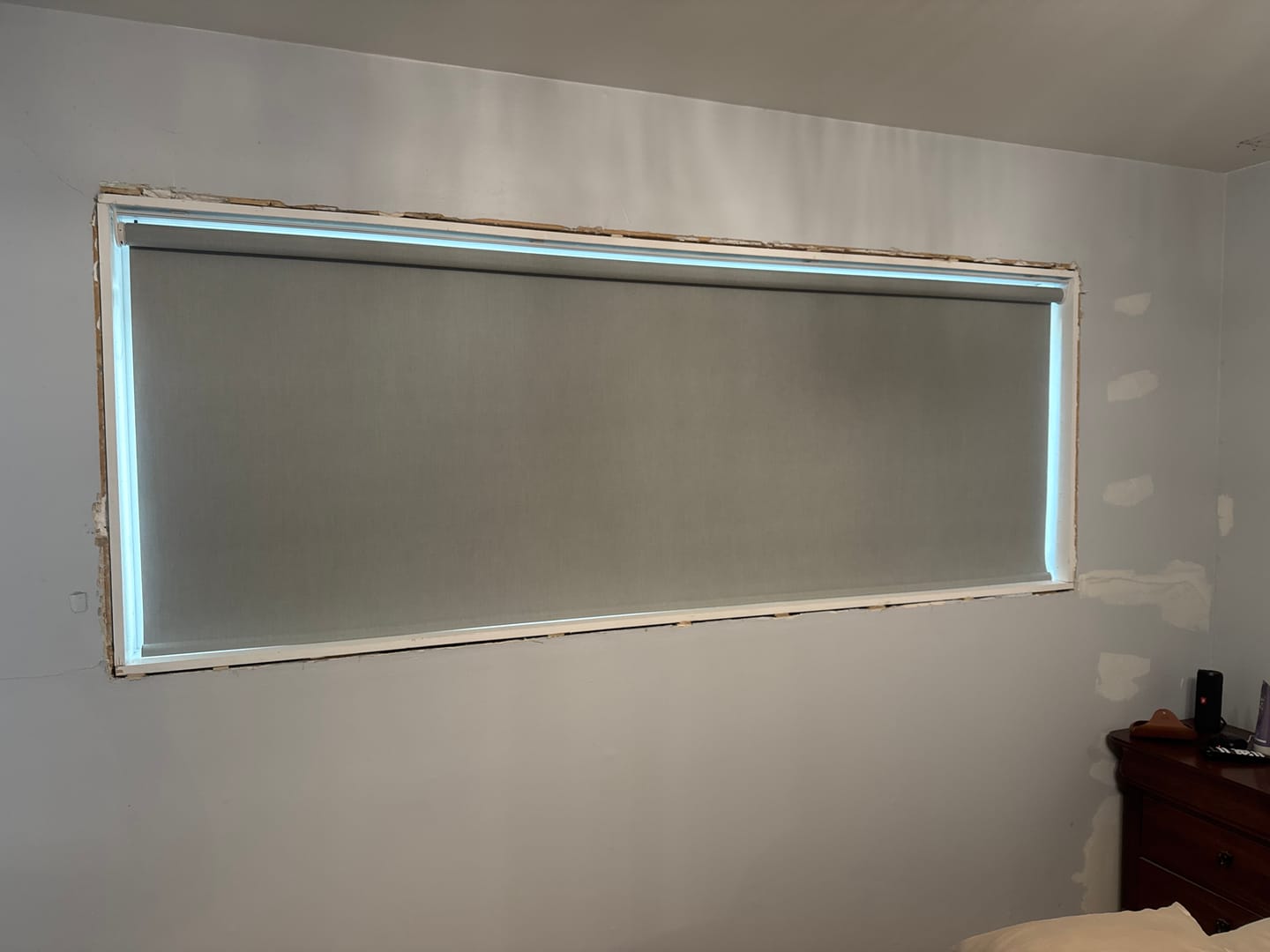 Customer photo review of SmartWings Motorized Roller Shades 100% Blackout Dual-Sided Bouvardia