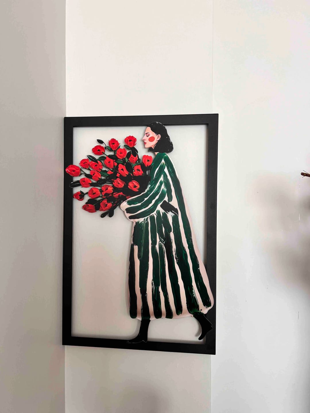 Customer photo review of Rose Lady Metal Tablo