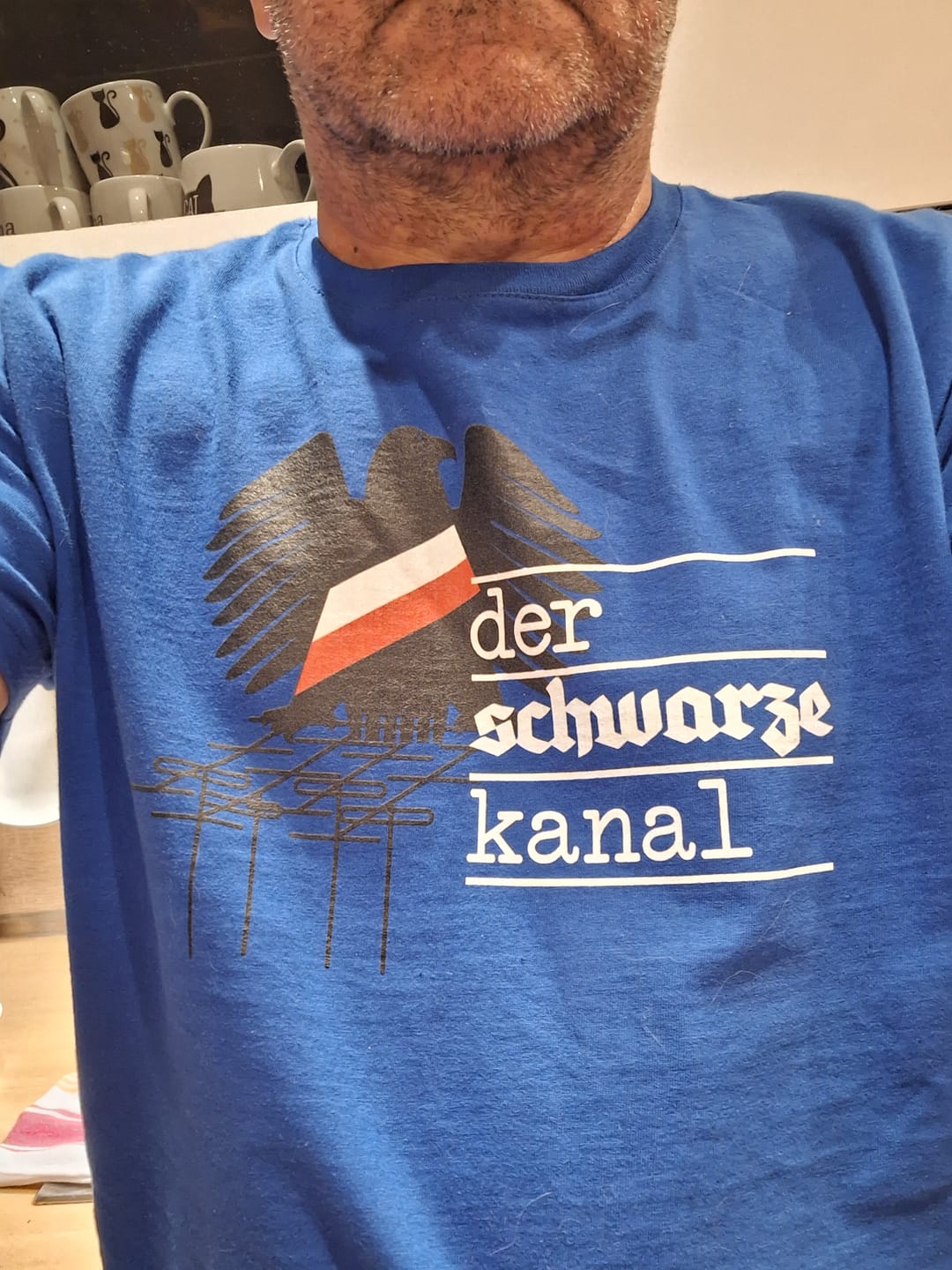 Customer photo review of DDR Ostalgie Shirt Unisex • DER SCHWARZE KANAL